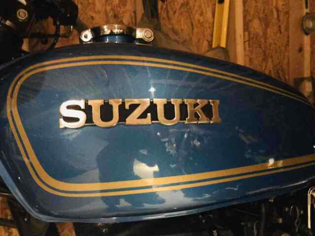 Suzuki GT 550 1975 image number 1