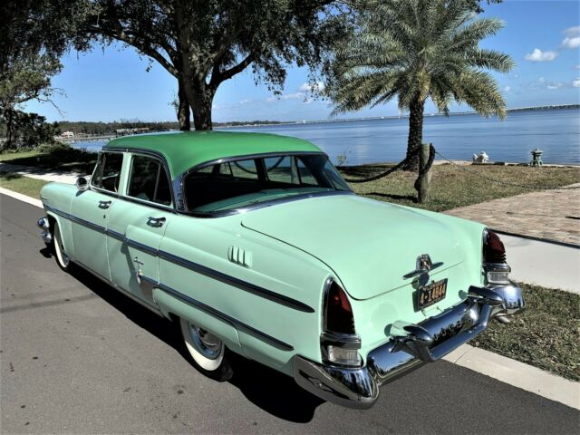 Lincoln Capri 1954 image number 1