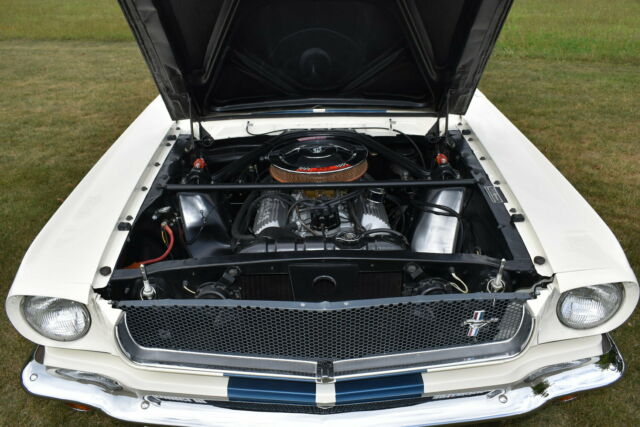 Ford Mustang 1965 image number 29