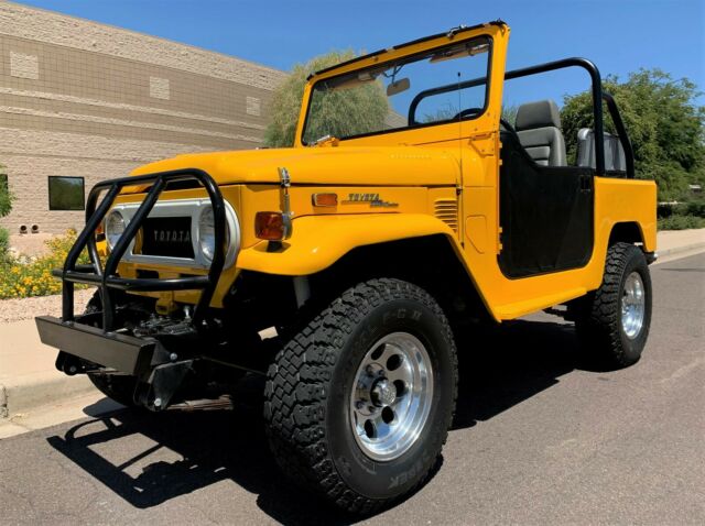 Toyota FJ Cruiser 1973 image number 0