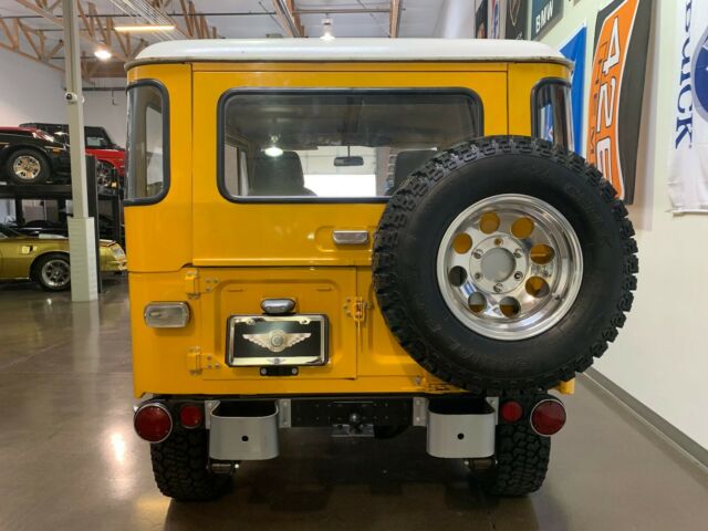 Toyota FJ Cruiser 1973 image number 18