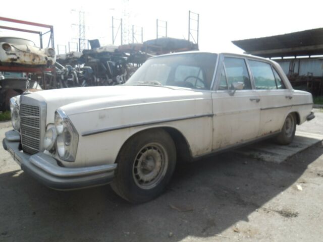 Mercedes-Benz 300-Series 1971 image number 1