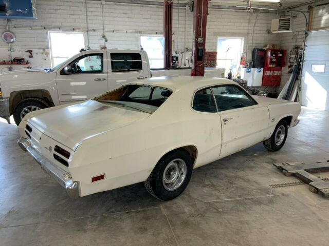 Plymouth Duster 1970 image number 17