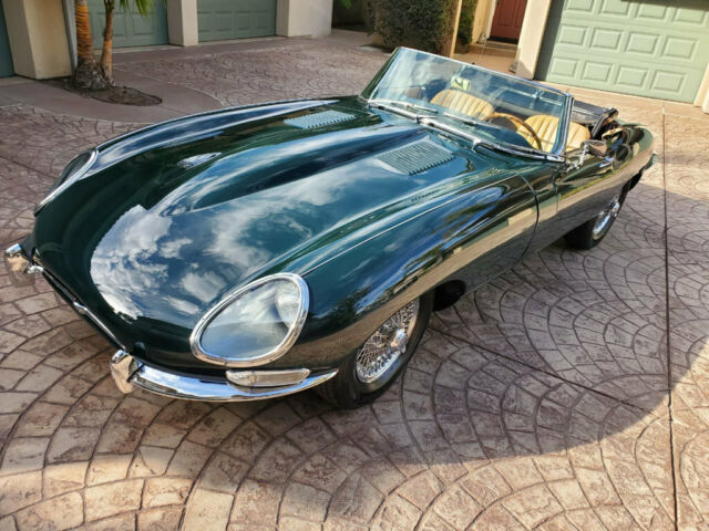 Jaguar E-Type 1964 image number 1