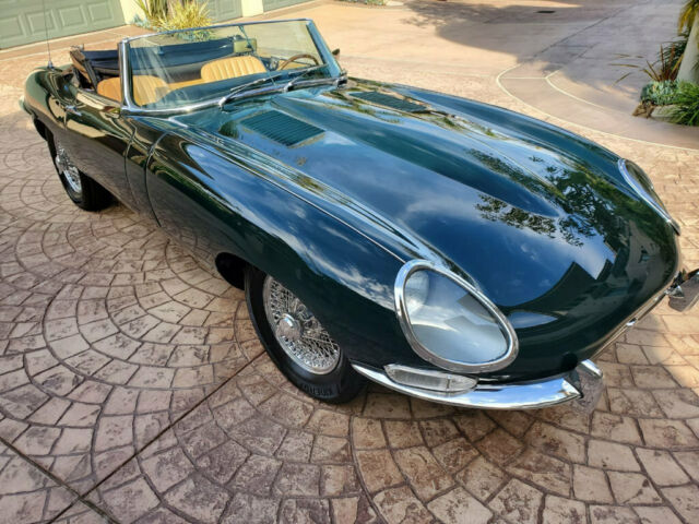 Jaguar E-Type 1964 image number 12