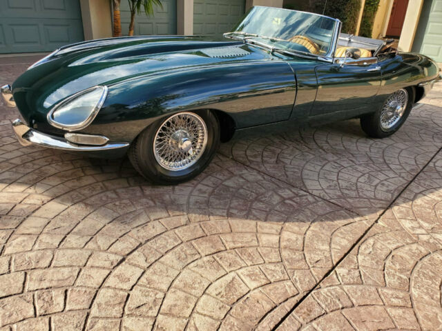 Jaguar E-Type 1964 image number 14