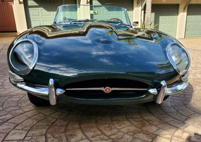 Jaguar E-Type 1964 image number 18