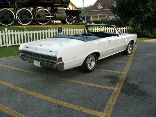 Pontiac Le Mans 1965 image number 19