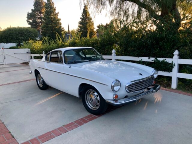 Volvo P1800 1968 image number 0