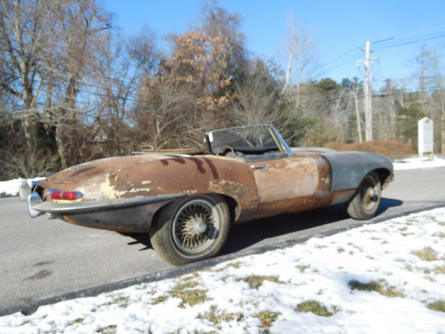 Jaguar E-Type 1968 image number 20