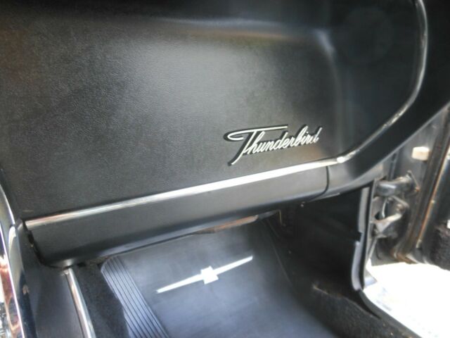 Ford Thunderbird 1965 image number 34