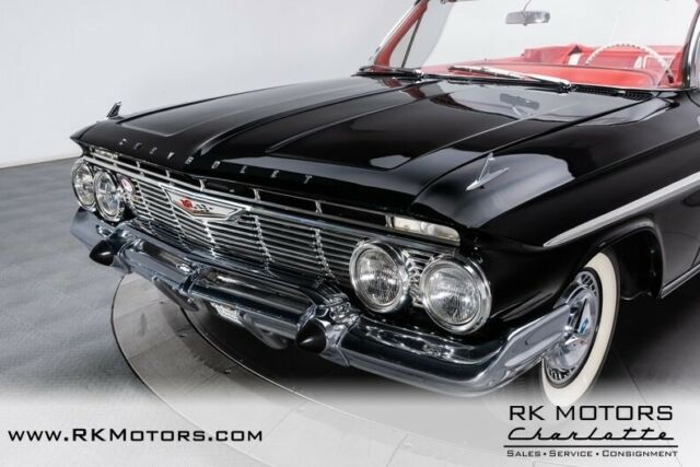 Chevrolet Impala 1961 image number 18