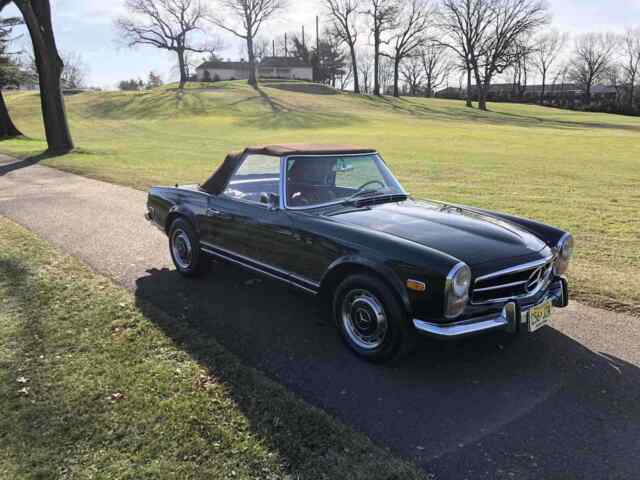 Mercedes-Benz 280 SL 1969 image number 28