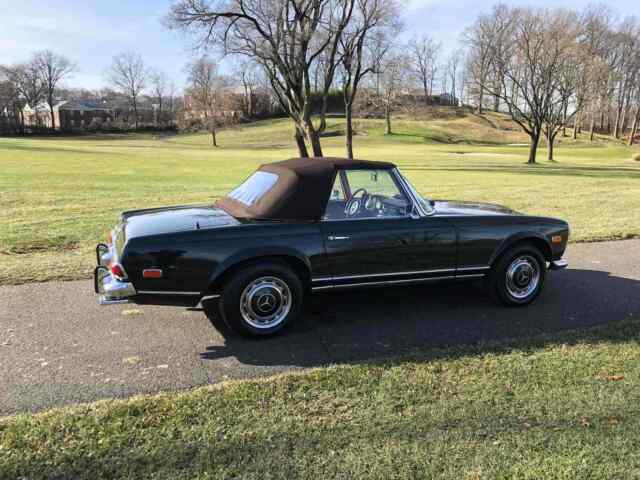 Mercedes-Benz 280 SL 1969 image number 30