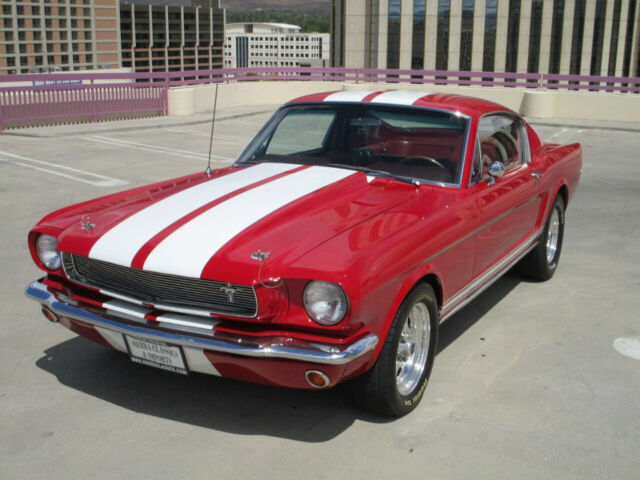 Ford Fastback 1966 image number 16