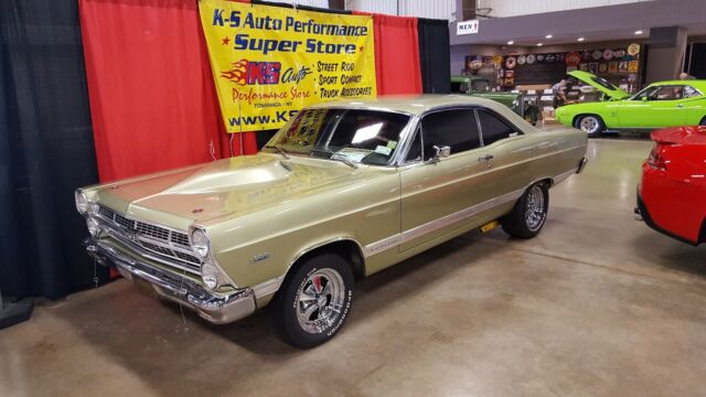 Ford Fairlane 1967 image number 29