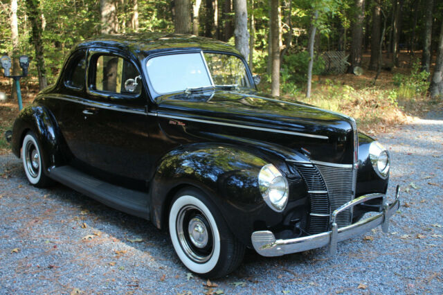 Ford Deluxe 1940 image number 2