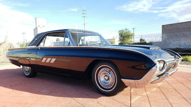 Ford Thunderbird 1963 image number 16