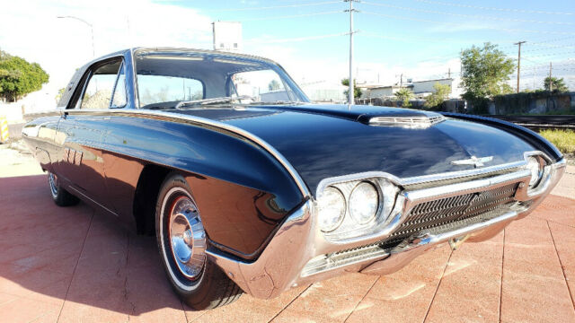 Ford Thunderbird 1963 image number 17