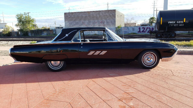 Ford Thunderbird 1963 image number 36