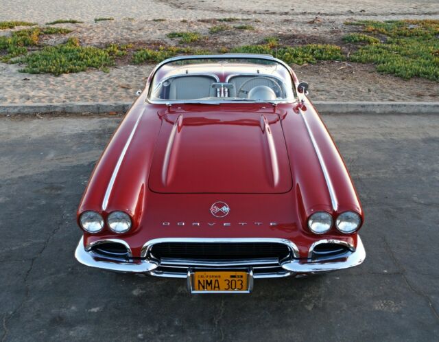 Chevrolet Corvette 1962 image number 10