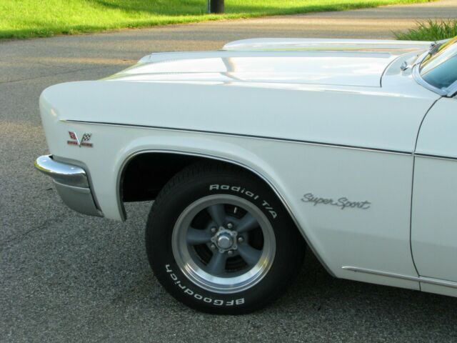 Chevrolet Impala 1966 image number 2