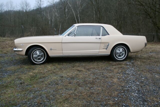 Ford Mustang 1966 image number 2