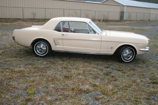 Ford Mustang 1966 image number 28