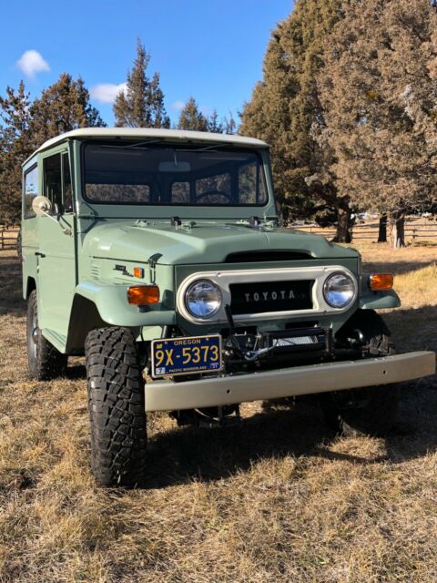 Toyota Land Cruiser 1970 image number 32