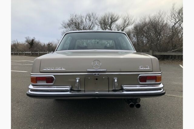 Mercedes-Benz 300-Series 1971 image number 6