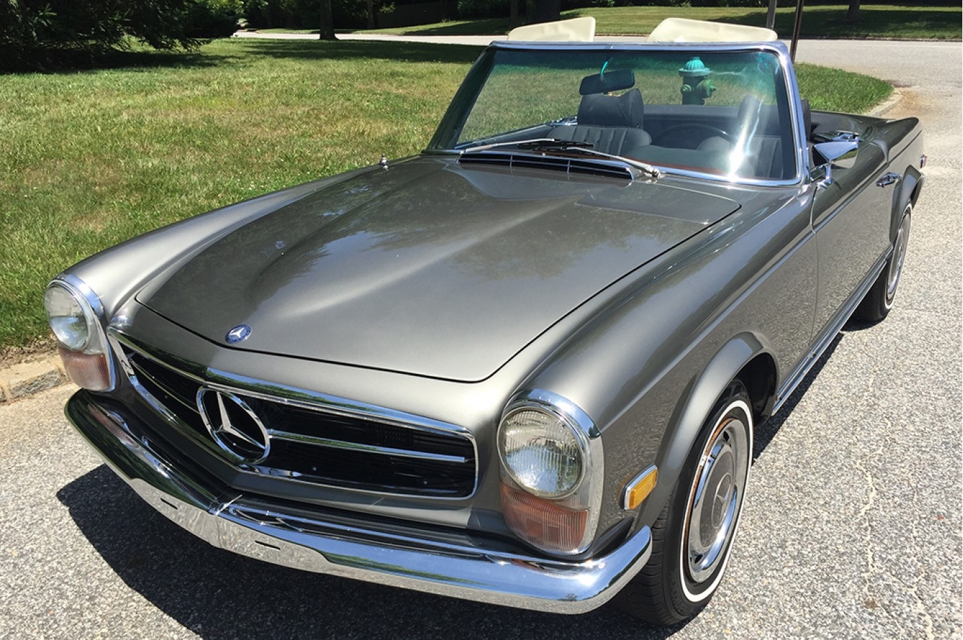 Mercedes-Benz SL-Class 1970 image number 10