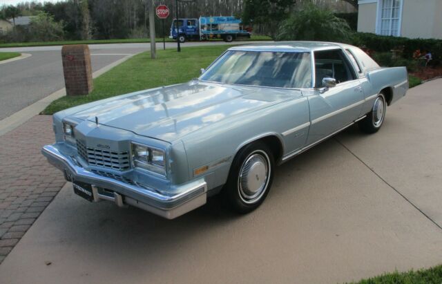 Oldsmobile Toronado 1977 image number 2