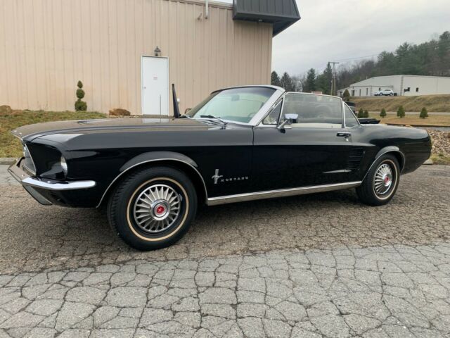 Ford Mustang 1967 image number 0