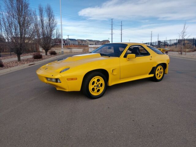 Porsche 928 1979 image number 0