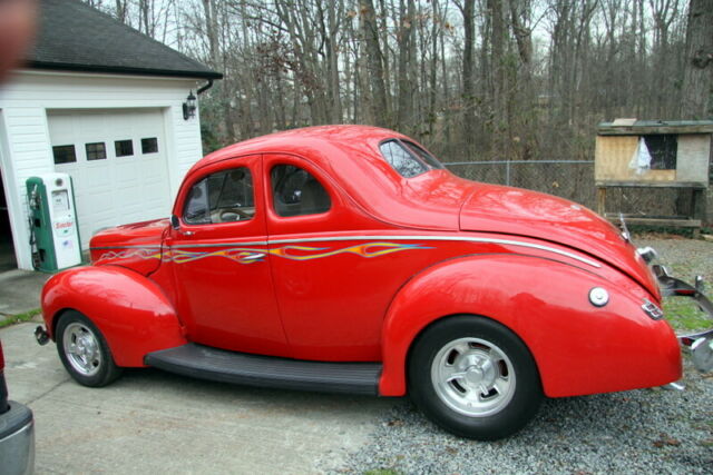 Ford Deluxe 1940 image number 11