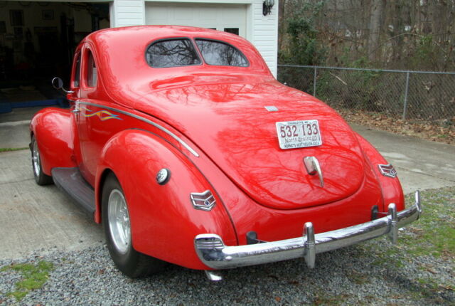 Ford Deluxe 1940 image number 12