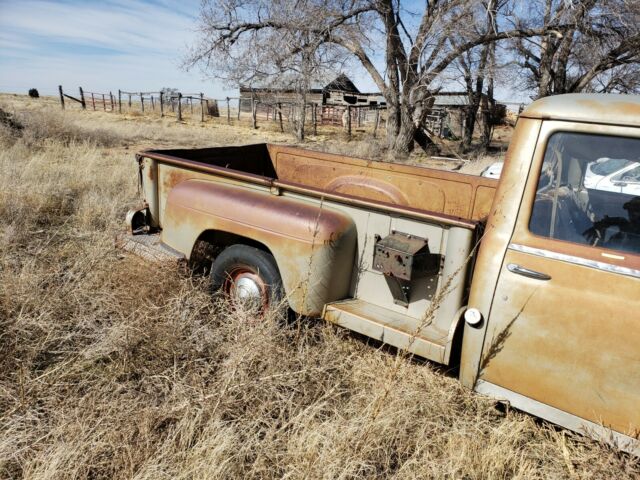 International Harvester D1100 1966 image number 27