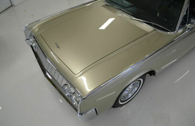 Lincoln Continental Sedan 1962 image number 13