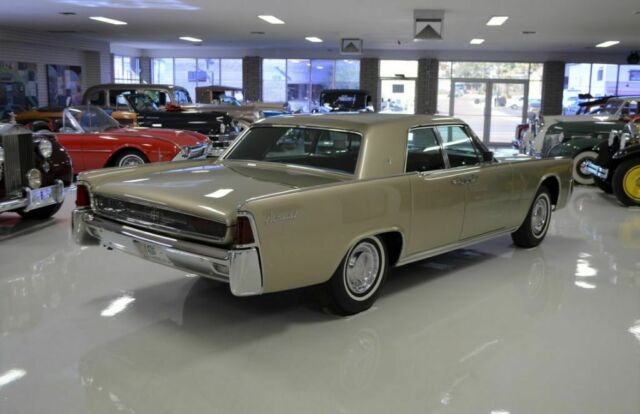 Lincoln Continental Sedan 1962 image number 32