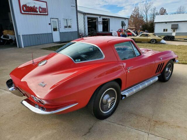 Chevrolet Corvette 1966 image number 11