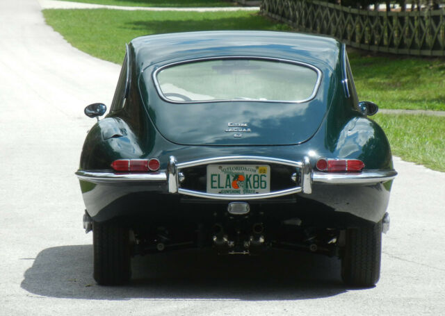 Jaguar E-Type 1967 image number 10