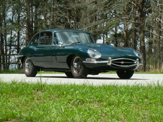 Jaguar E-Type 1967 image number 11