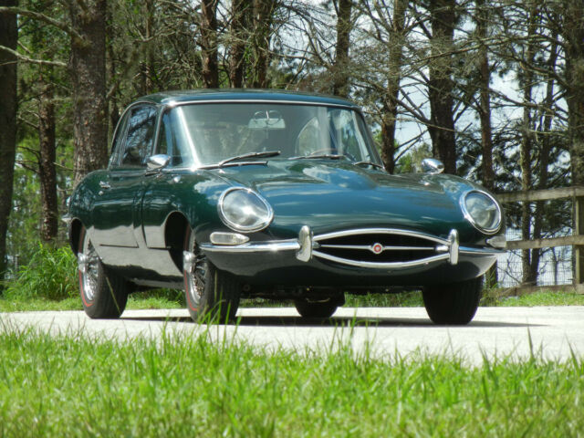 Jaguar E-Type 1967 image number 19