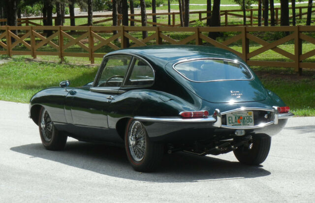 Jaguar E-Type 1967 image number 23