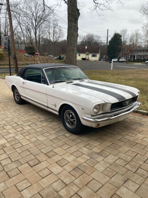 Ford Mustang 1966 image number 0