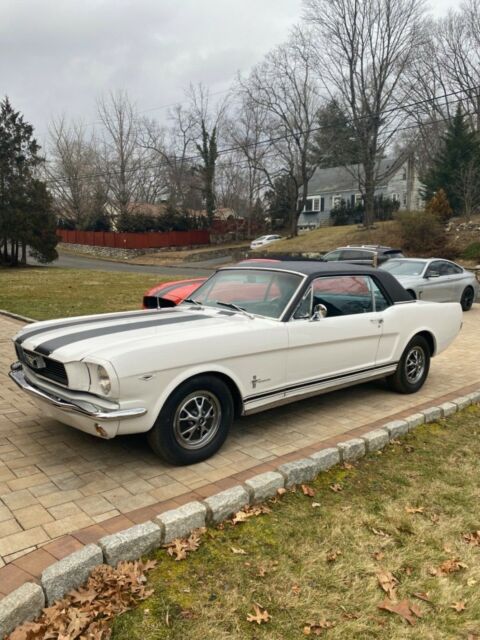 Ford Mustang 1966 image number 19