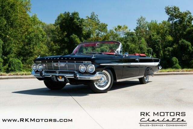 Chevrolet Impala 1961 image number 2