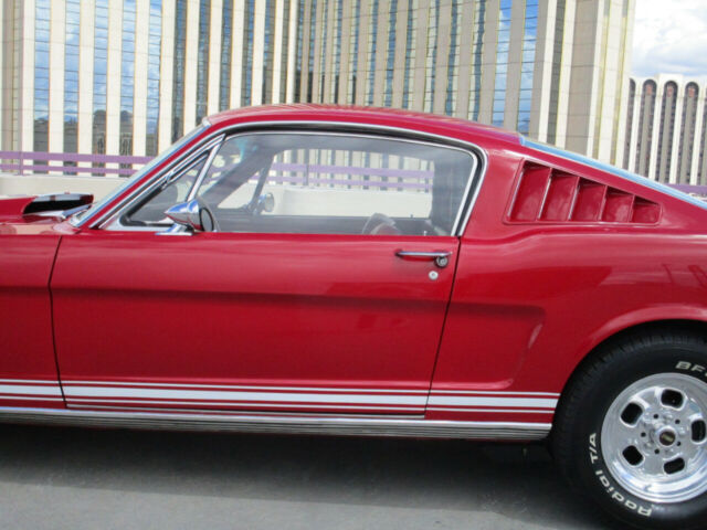 Ford Fastback 1966 image number 27