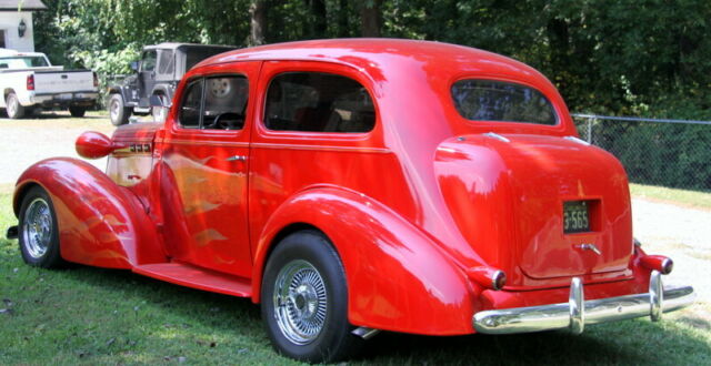 Oldsmobile 2 door sedan 1936 image number 23