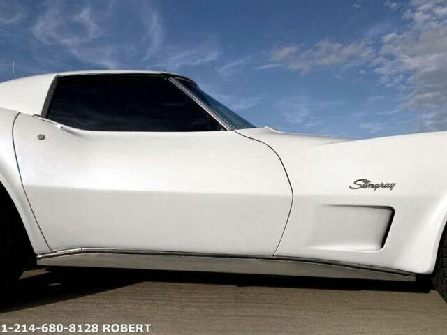 Chevrolet Corvette 1975 image number 17